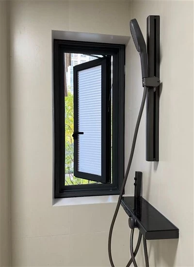 Aluminijski kupaonski ventilacijski prozor